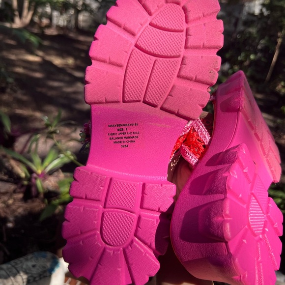 Betsey Johnson Greysen Pink and Red Platform Sandals Like New - Picture 5 of 11